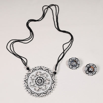 Hastini - Madhubani Handpainted Wooden Necklace Set
