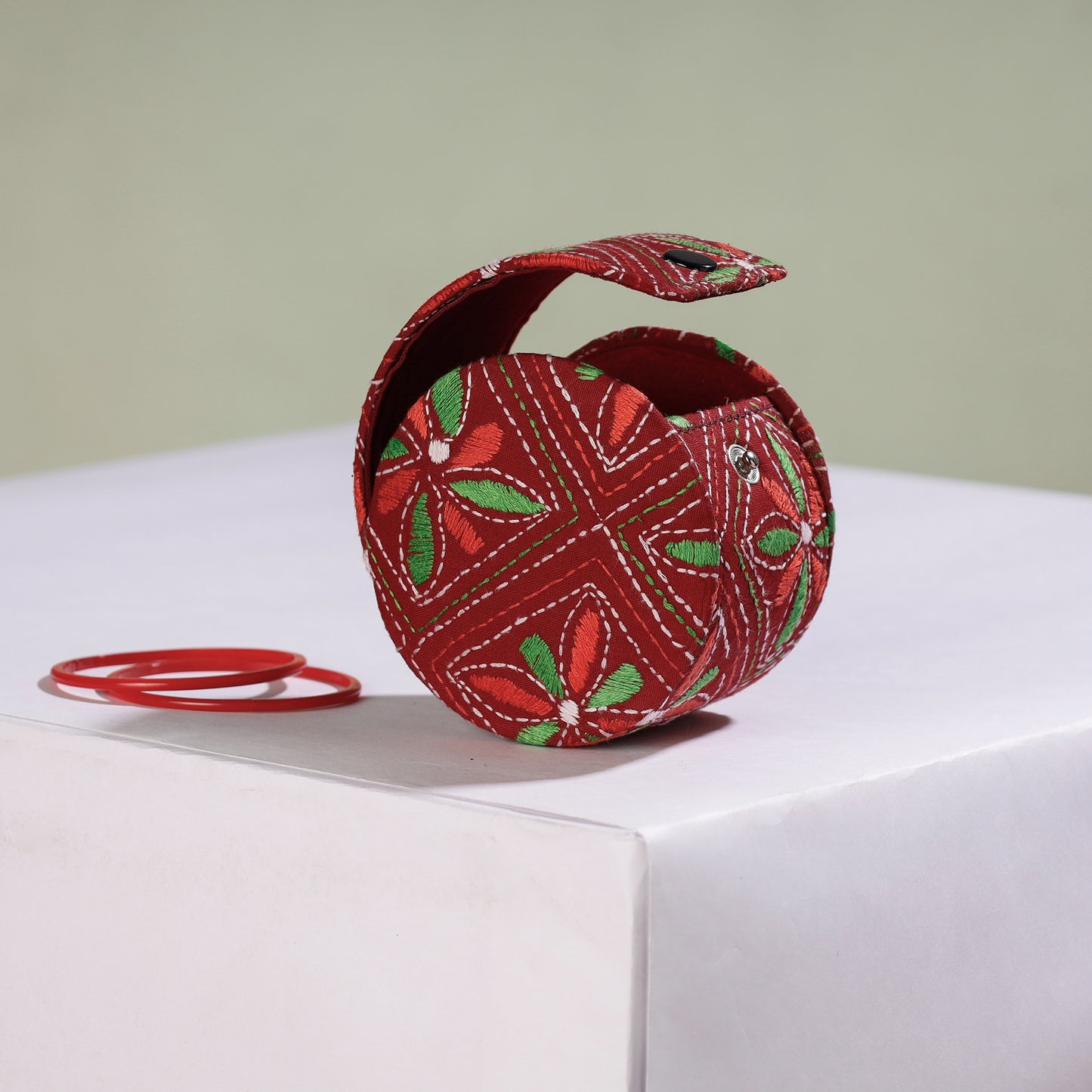 Bengal Kantha Work Handcrafted Bangle Box (Small)