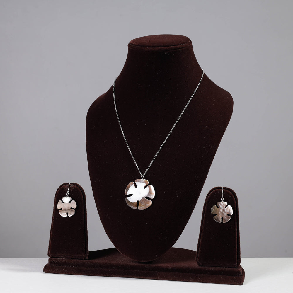 seashell necklace set