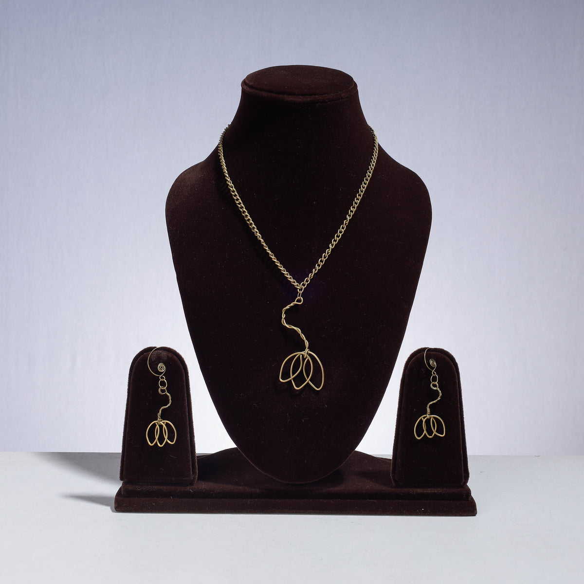 patwa thread chain necklace set