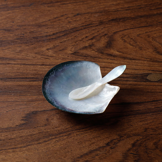 Handcrafted Seashell Mop Tray with Spoon