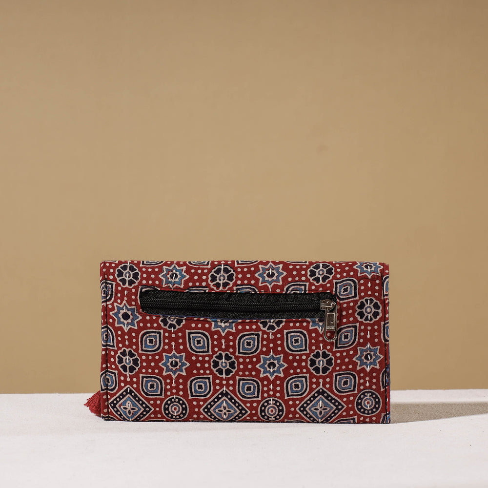 printed clutch