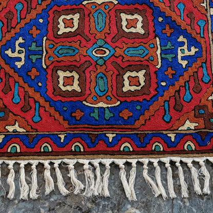 Original Chain Stitch Crewel Wool Thread Hand Embroidery Carpet (35 x 23 in)