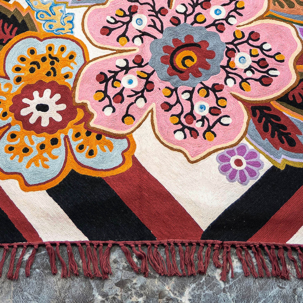 Original Chain Stitch Crewel Wool Thread Hand Embroidery Carpet (56 x 36 in)