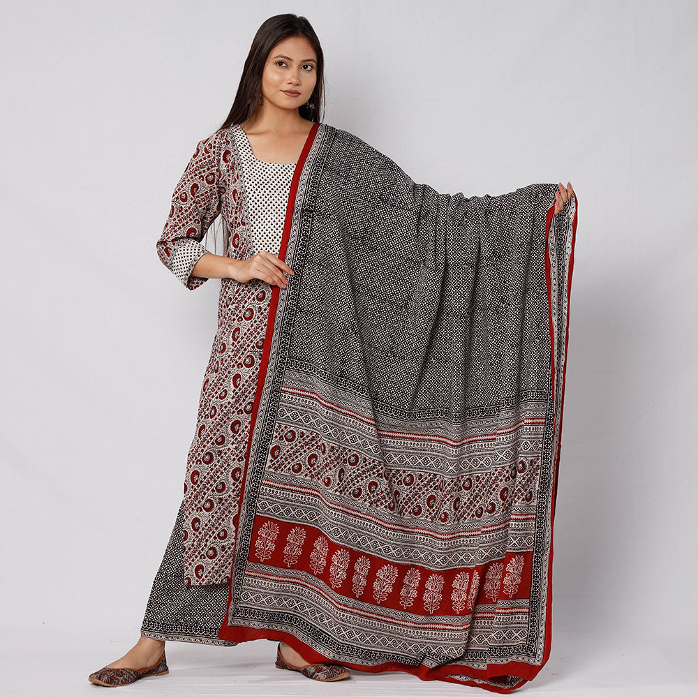 Red - - Bagh Block Printed Cotton Kurta with Palazzo & Dupatta Set