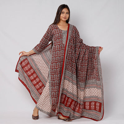 Red - Bagh Block Printed Cotton Kurta with Palazzo & Dupatta Set 09