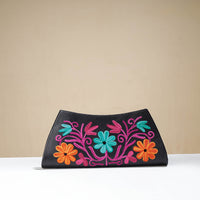 embroidery clutch 