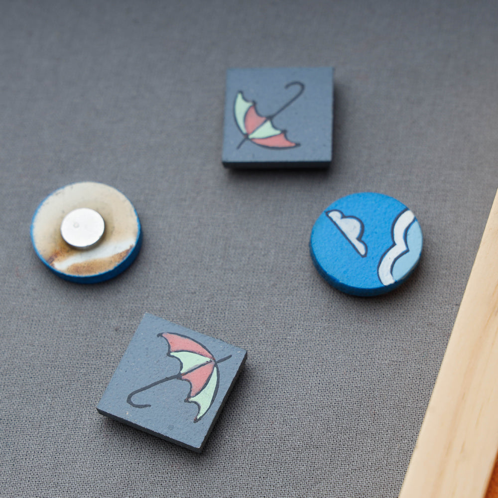  Miniature Handpainted Pine Wood Magnetic Tic Tac Toe 