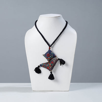 pakko embroidery necklace