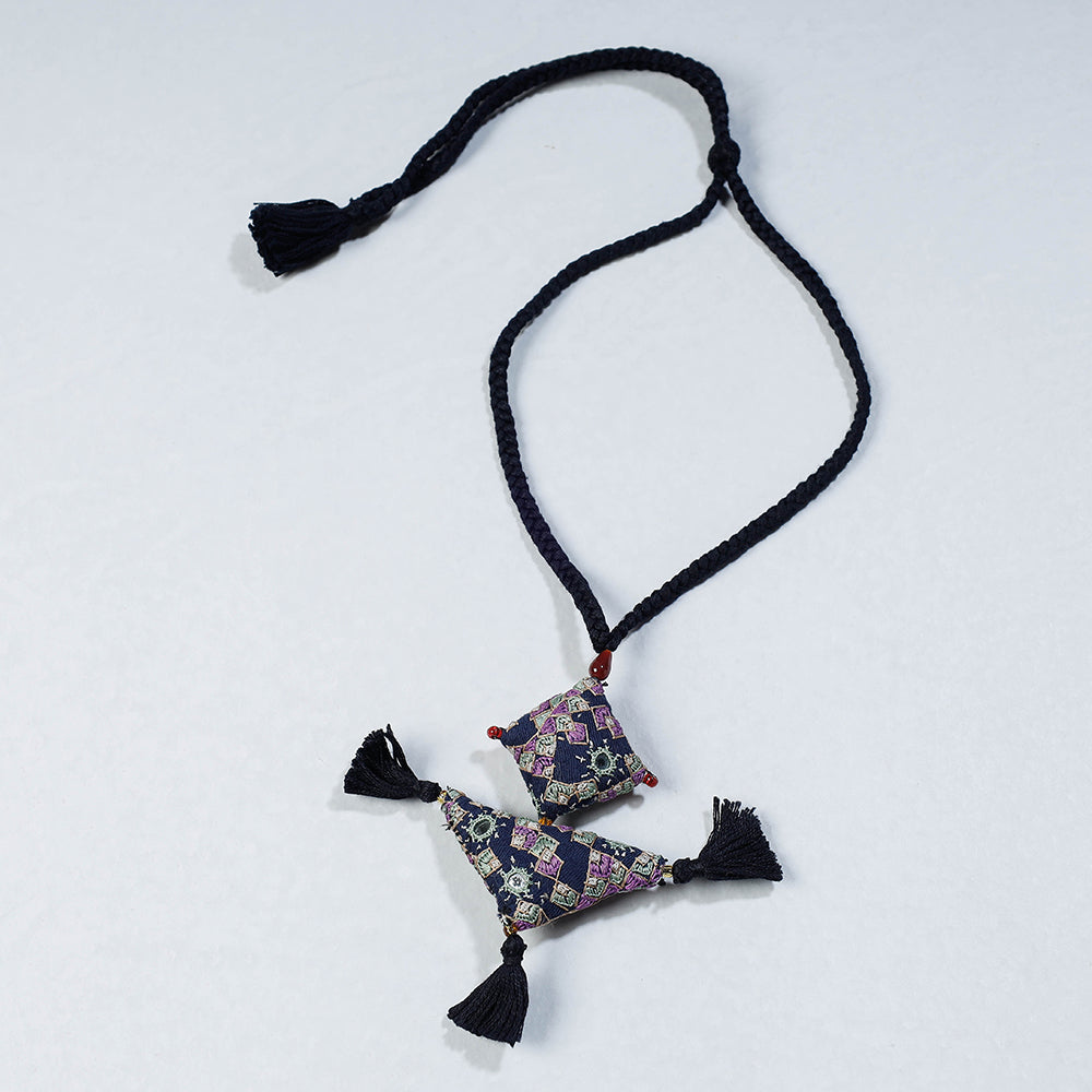 pakko embroidery necklace