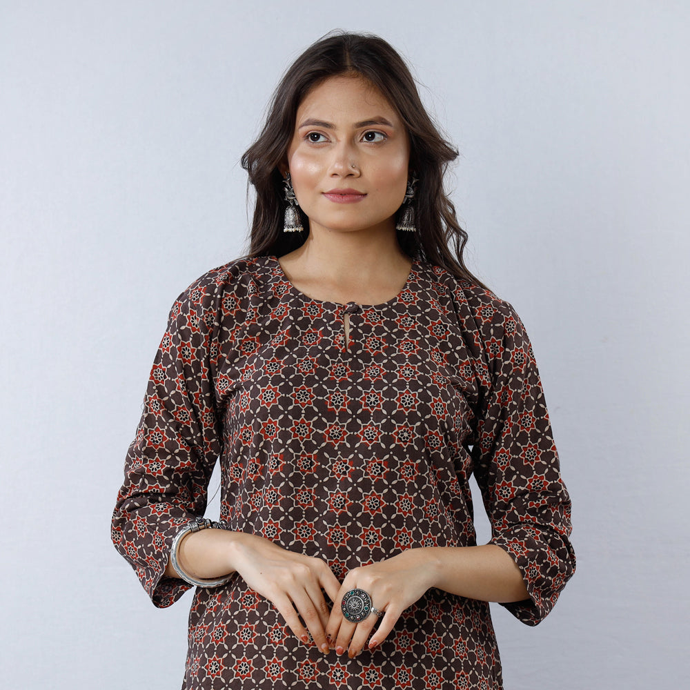 Buy iTokri Casuals - Ajrakh Block Printed Cotton Long Kurta Online at iTokri.com