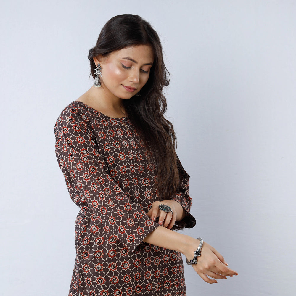 Buy iTokri Casuals - Ajrakh Block Printed Cotton Long Kurta Online at iTokri.com