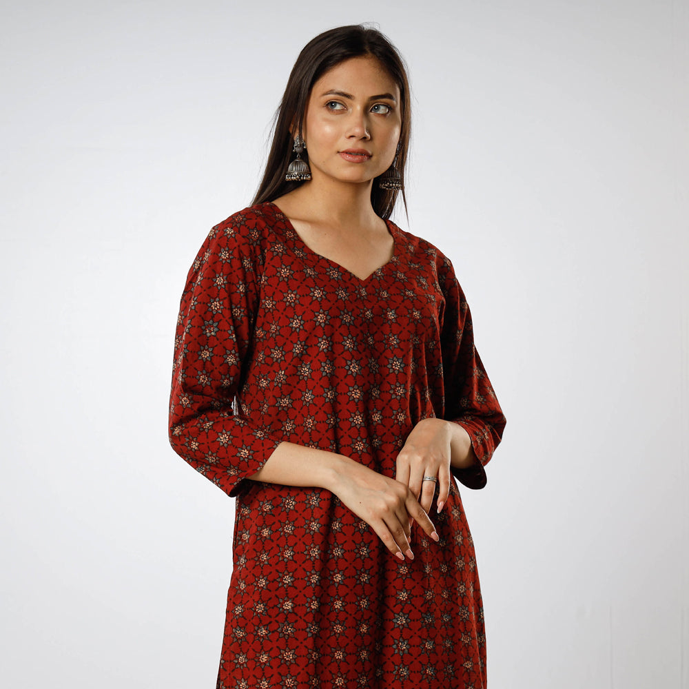 Buy Peach Art Silk Printed Straight Kurti With Round Neck And Three Quarter  Sleeve After Six Wear Online at Best Price | Cbazaar