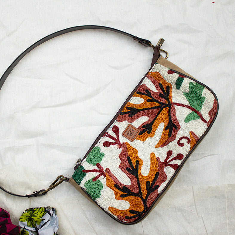 Embroidery Baugette Bag